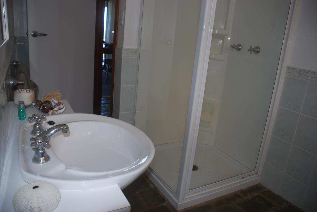 Coast Norfolk Island Apartment Burnt Pine Room photo